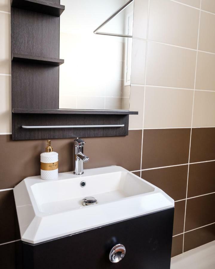 The Loft Studio Apartment Larnaca Ngoại thất bức ảnh