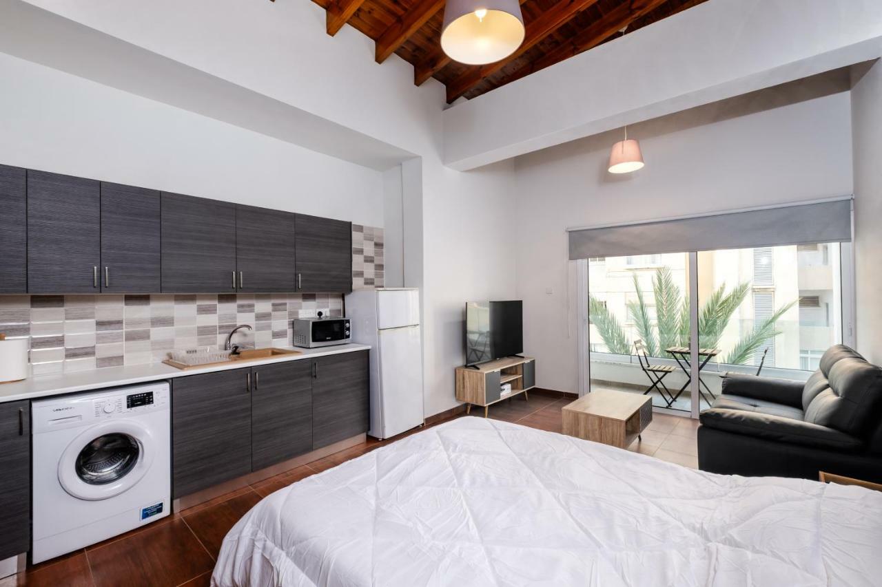 The Loft Studio Apartment Larnaca Ngoại thất bức ảnh