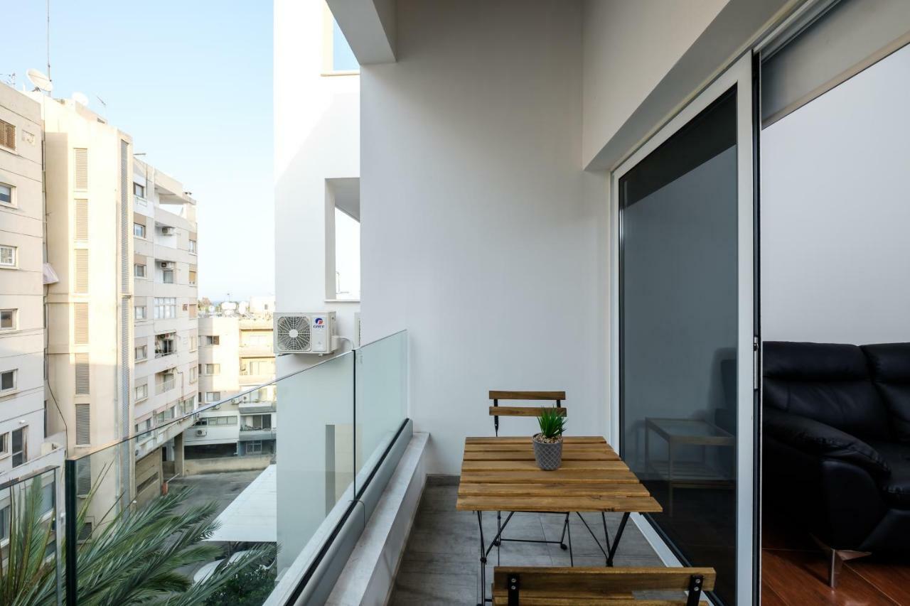 The Loft Studio Apartment Larnaca Ngoại thất bức ảnh